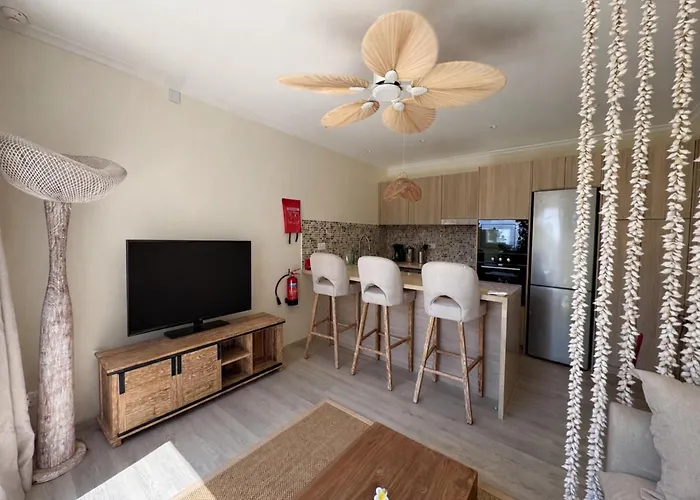 Cocoon Self-catering Apartment *